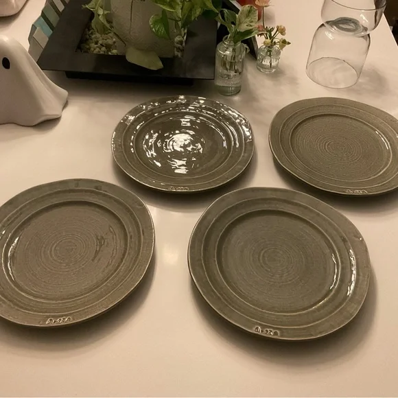 New Anthropologie Glenna Dinner Plates - Set of 4 - Picture 4 of 5